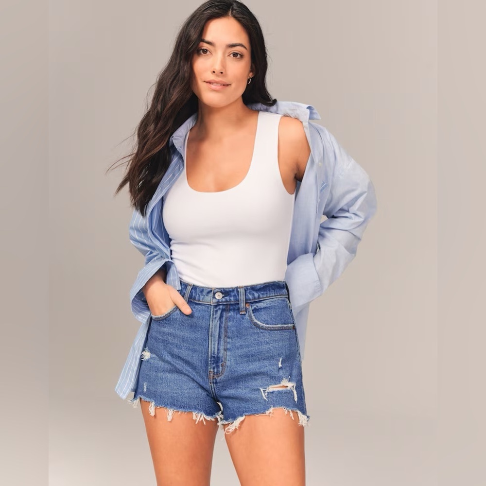 Abercrombie Curve Love High Rise Mom Short - Dark Destroy